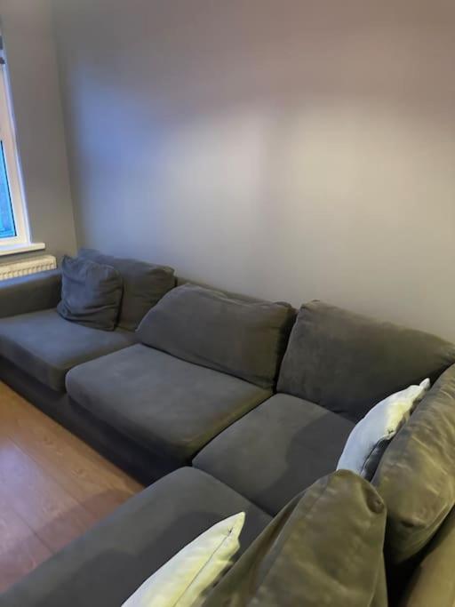 Lovely Woodford One Bedroom Londres
