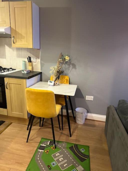 Apartamento Lovely Woodford One Bedroom