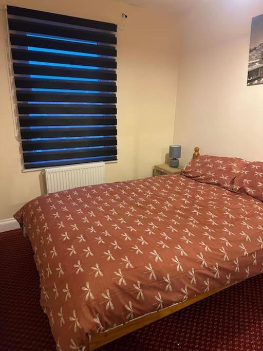 Apartamento Lovely Woodford One Bedroom